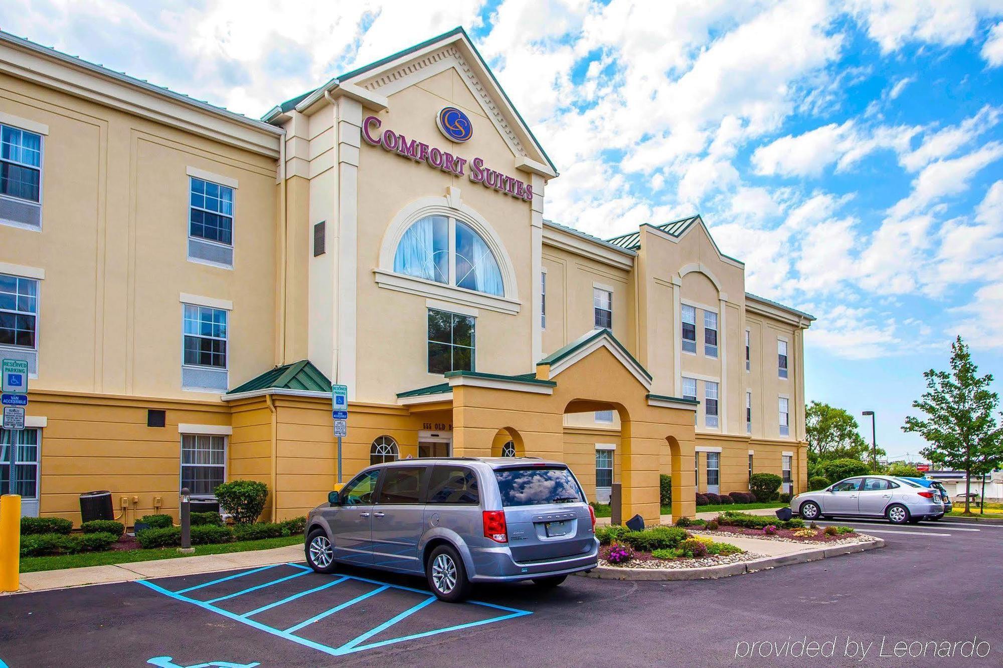 Comfort Suites East Brunswick - South River Exterior photo